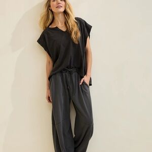 Aerie Summer Breeze Notch Neck T-Shirt, Smoked Gray, Small